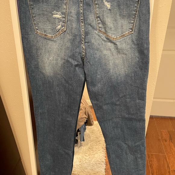 Judy Blue Skinny Fit Light Wash Distressed Jeans Size 7/28 - Picture 4 of 4